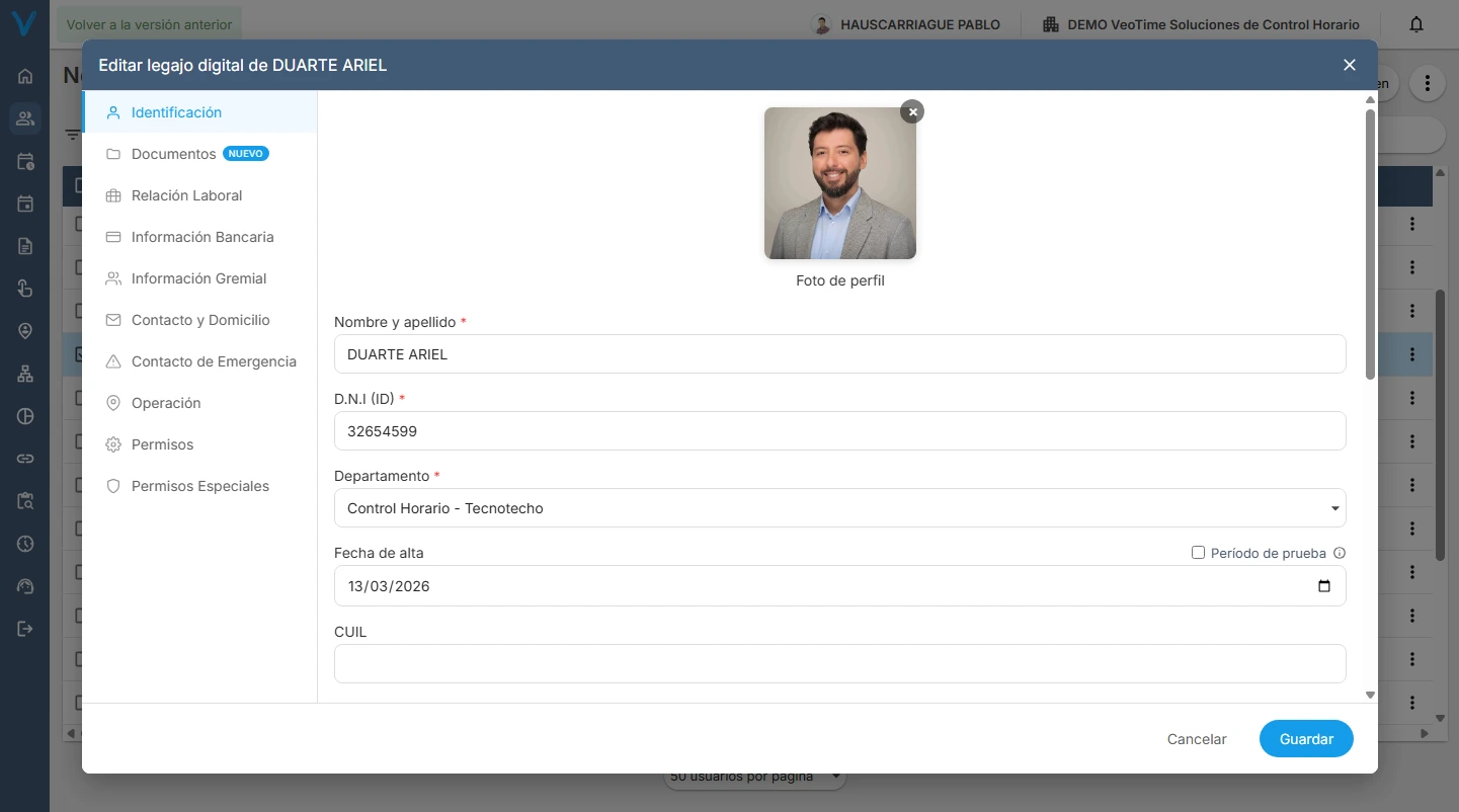 Gestionador de permisos por colaborador con aprobación interna.